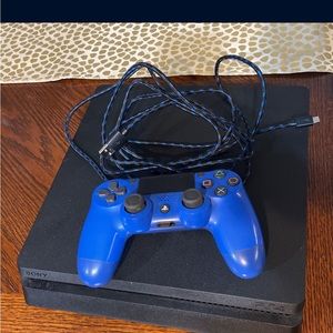 PlayStation 4 game console +controller +controller charger
